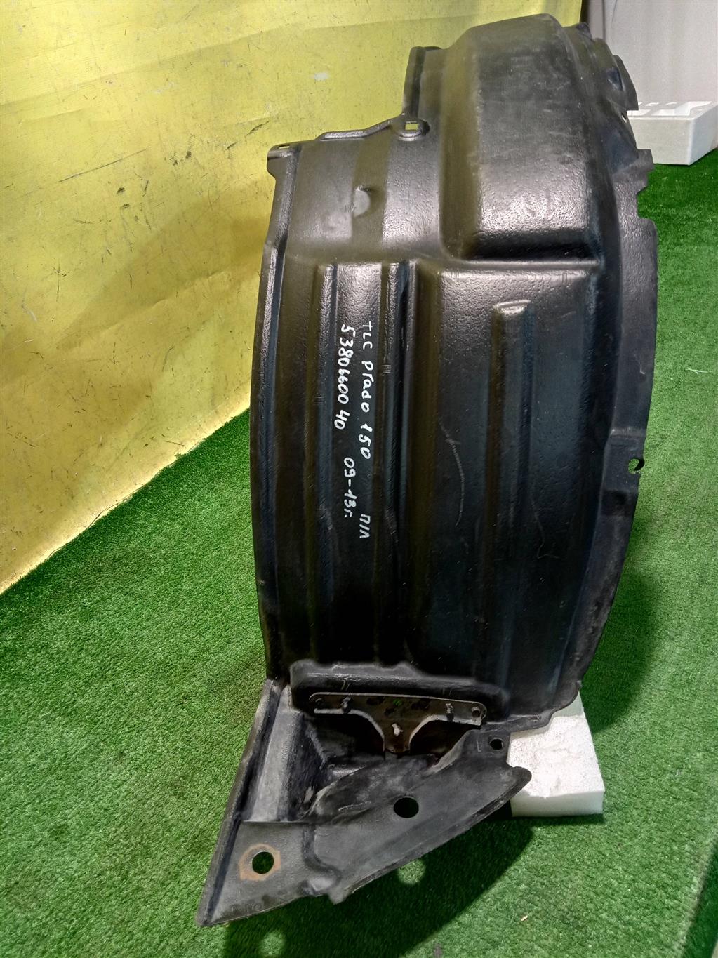 Toyota Land Cruiser Prado 150 2009 для Локер передний левый