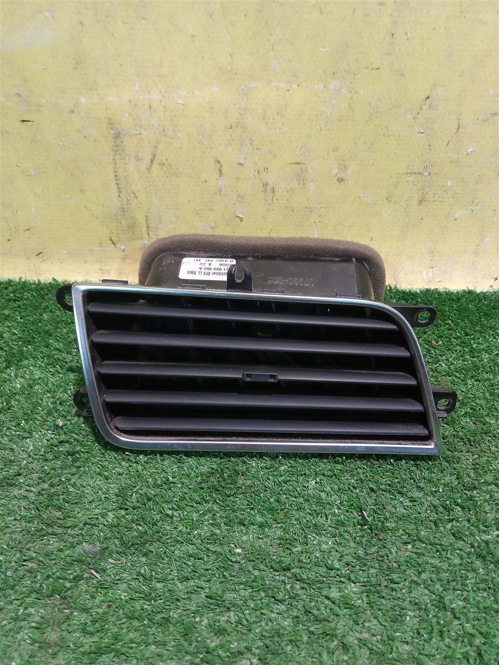 Audi A8 4H (D4) 2009  для Дефлектор воздушный