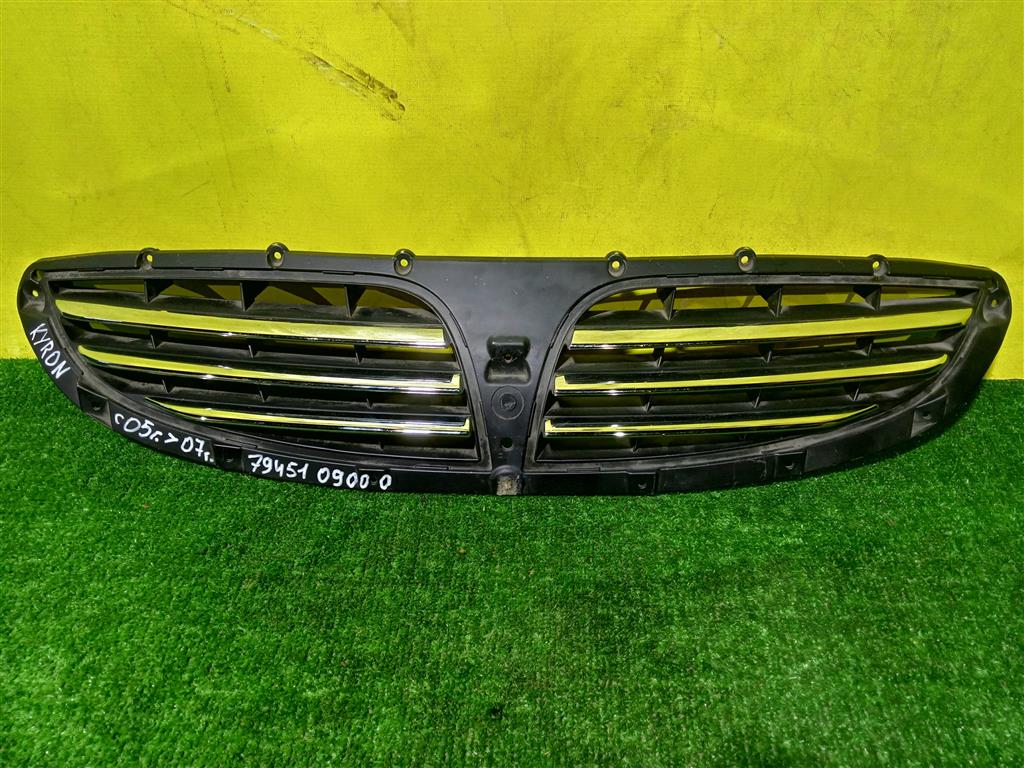 Ssang Yong Kyron 2006 для Решетка радиатора