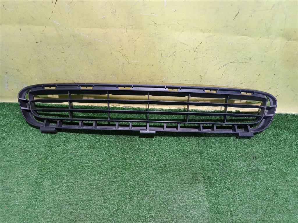 Toyota Camry V40 2006 для Решетка в бампер центральная