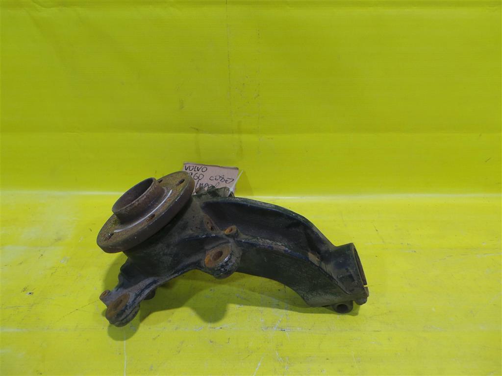 Volvo XC60 2008 для Кулак поворотный передний правый