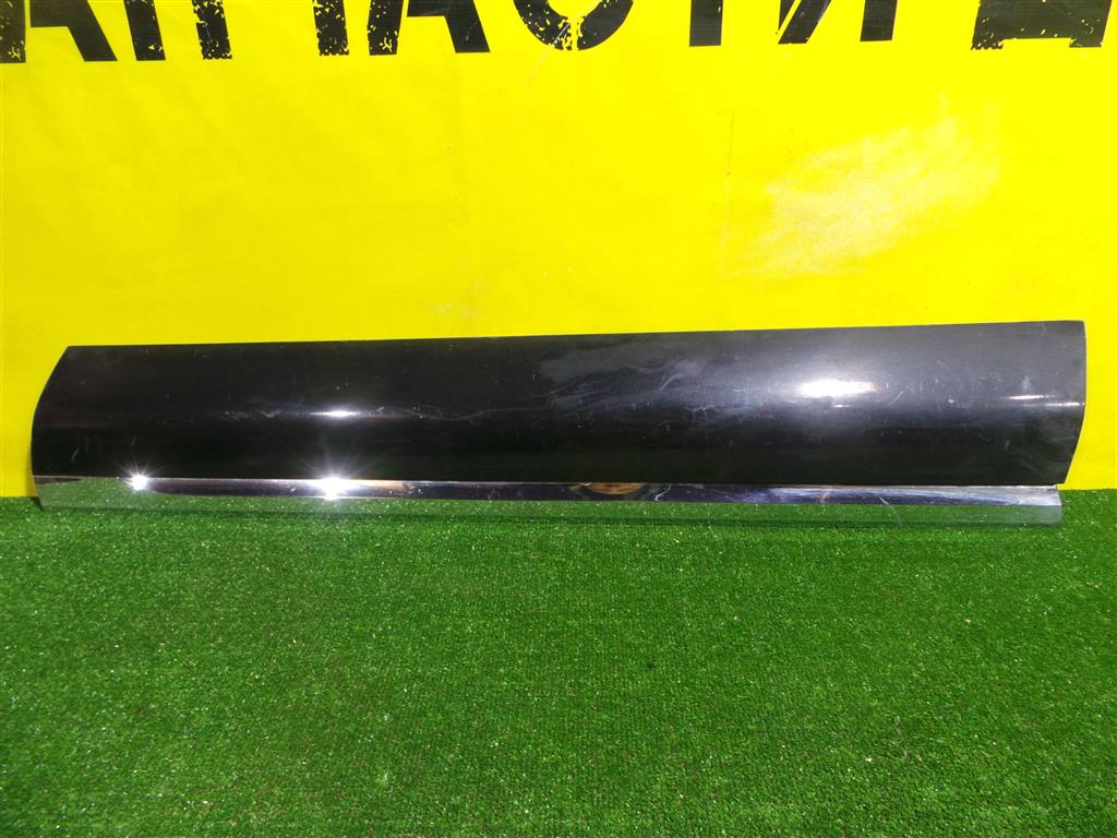 Volkswagen  Touareg NF 2010 для Накладка двери передней правой