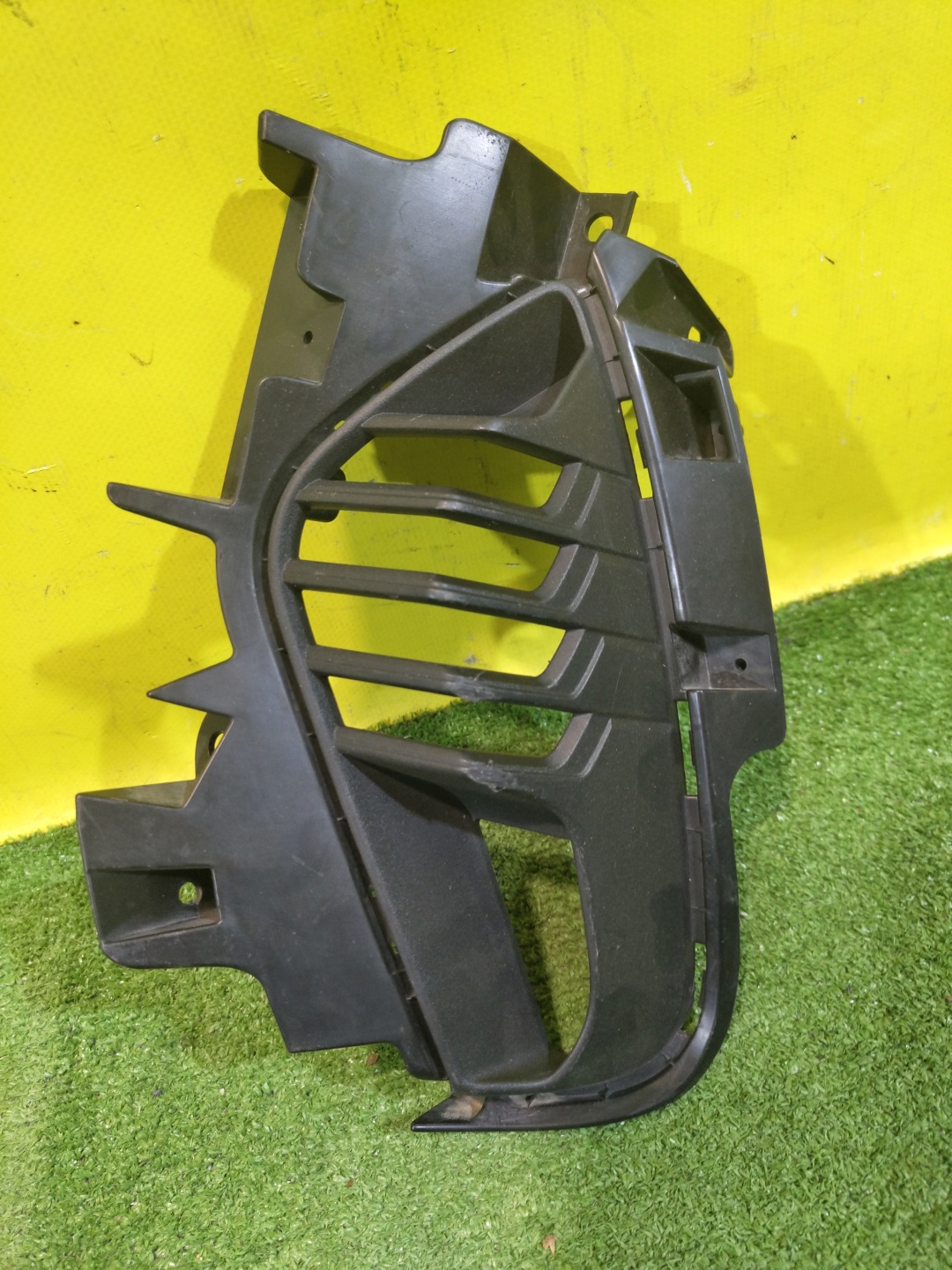 Kia K5 2019 для Рамка противотуманой фары левой