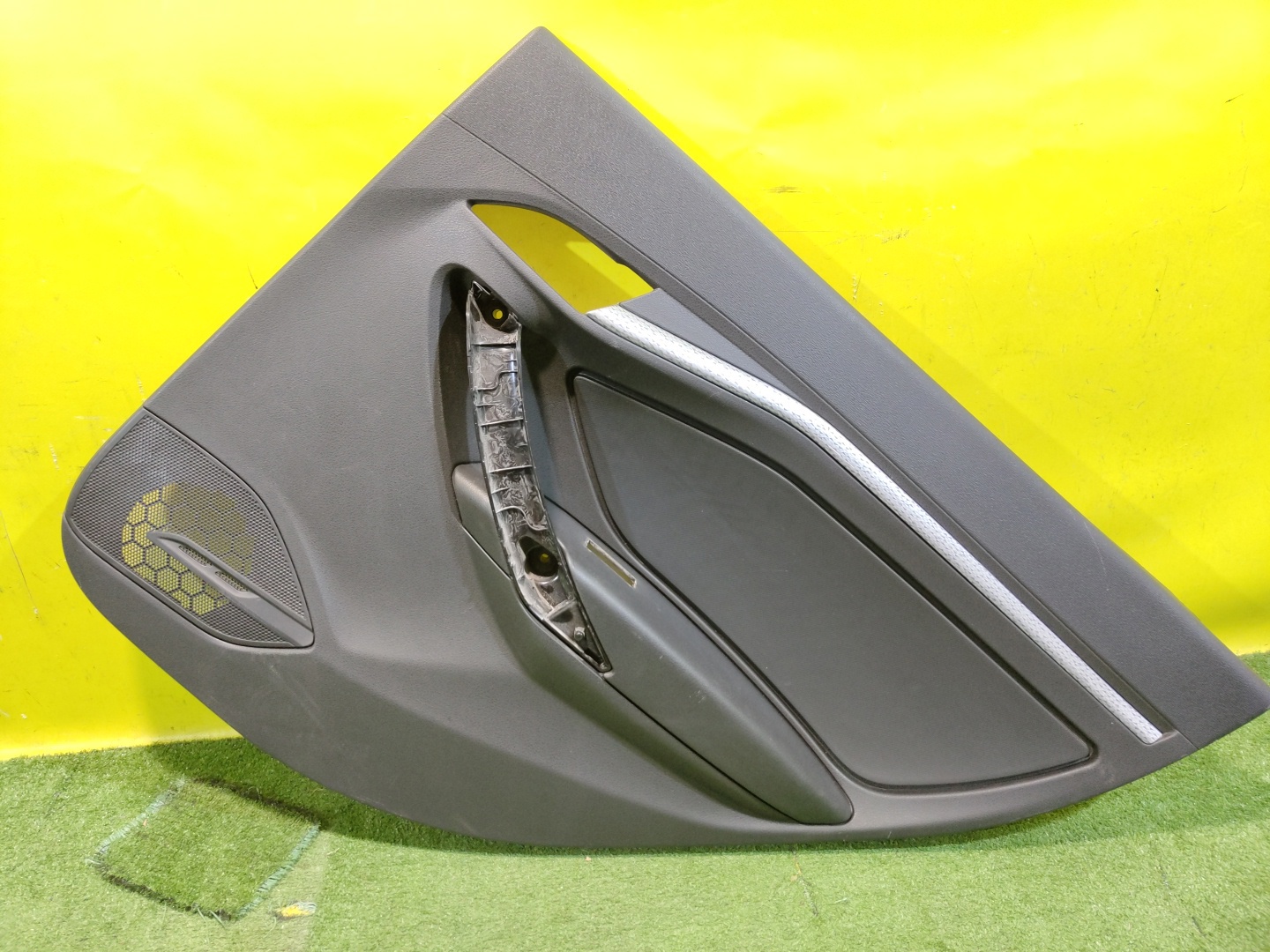 Lada Vesta 2015- для Обшивка двери задней правой