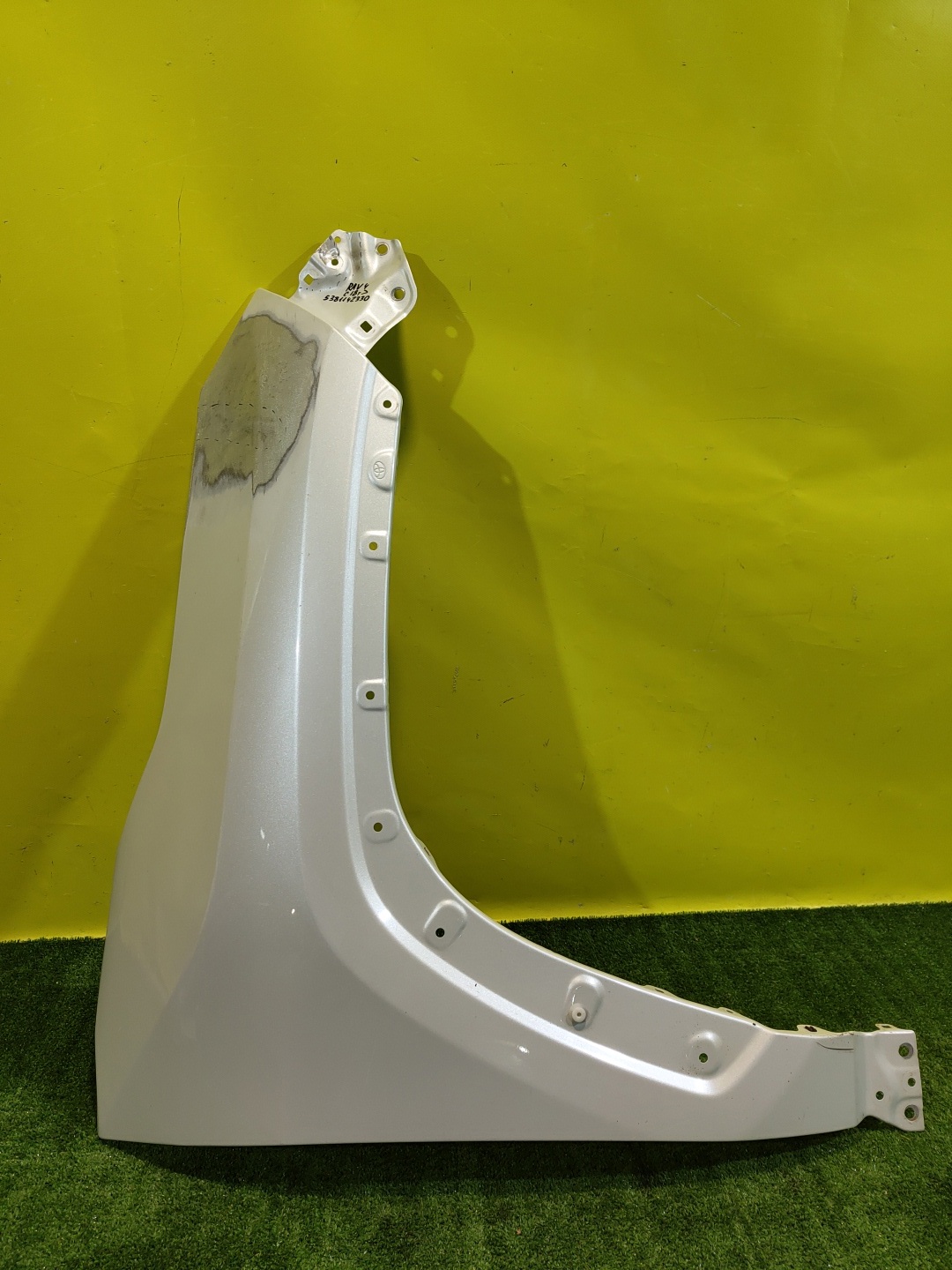 Toyota RAV4 2018 для Крыло переднее правое