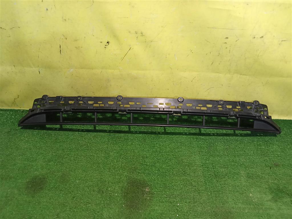 Audi Q8 2019 для Решетка в бампер нижняя