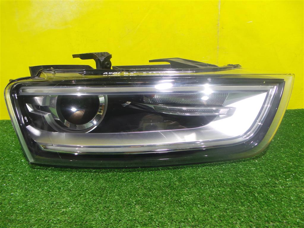 Audi Q3 (8U) 2012  для Фара правая ксенон