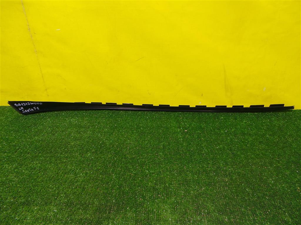 Hyundai Santa Fe (DM) 2012 для Молдинг лобового стекла левый