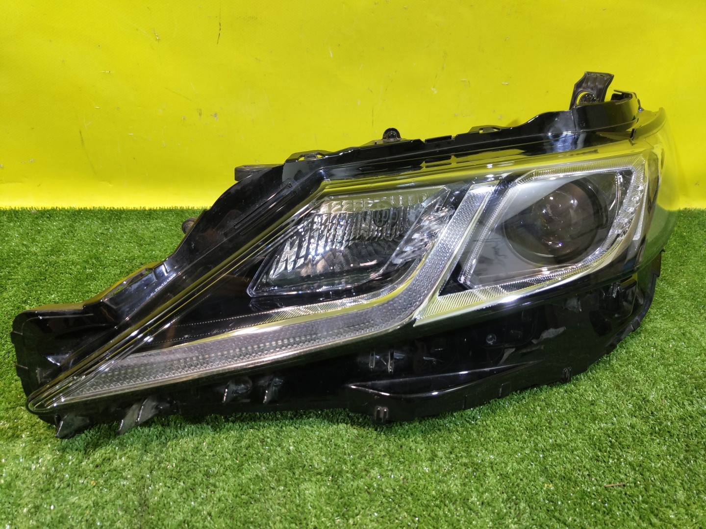 Toyota Camry V70 2017 для Фара левая