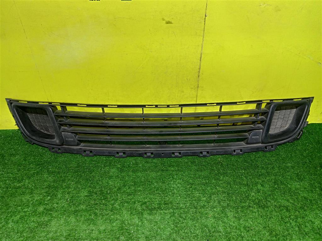 Citroen C5 2008 для Решетка в бампер центральная