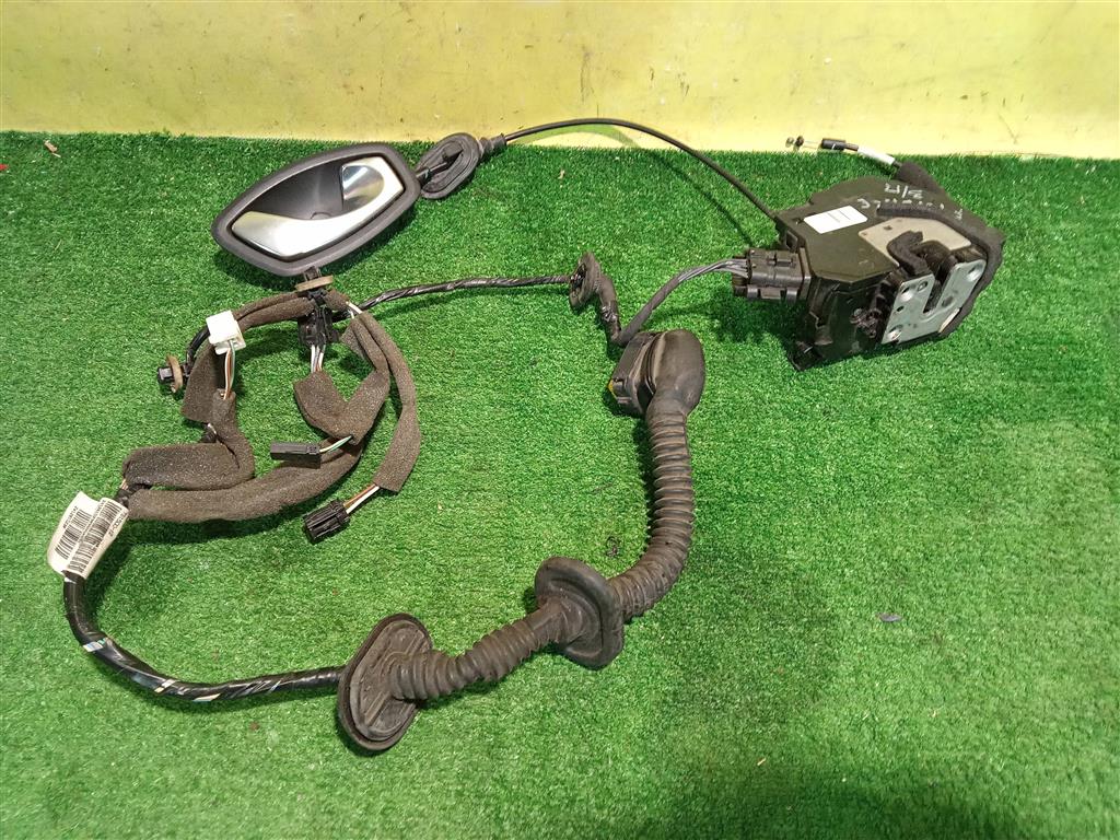 Renault Fluence 2009 для Замок двери задней правой