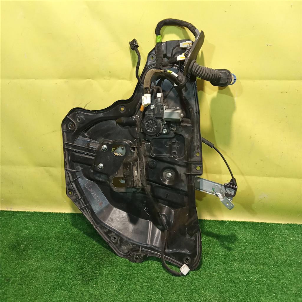 Mazda 3 BM 2013 для Стеклоподъемник электр. передний правый