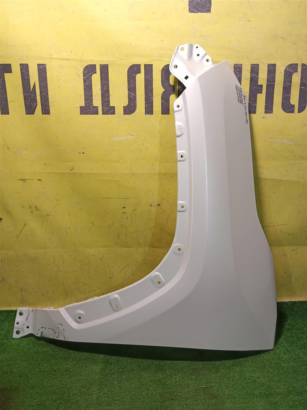 Toyota RAV4 2018 для Крыло переднее левое