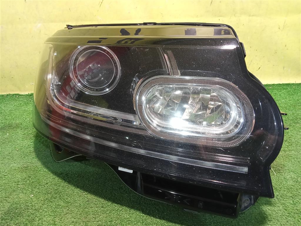 Land Rover Range Rover 4 L405 2012 для Фара правая