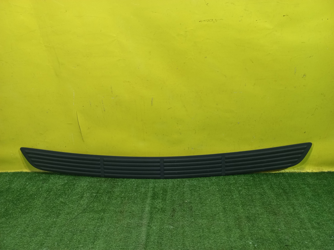 Chrysler Voyager (RG) 2000 для Накладка заднего бампера