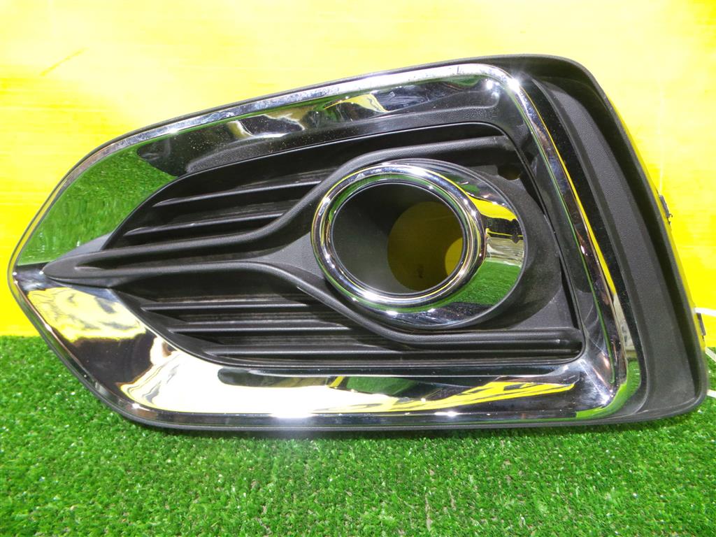 Hyundai Solaris 2017 для Решетка в бампер левая