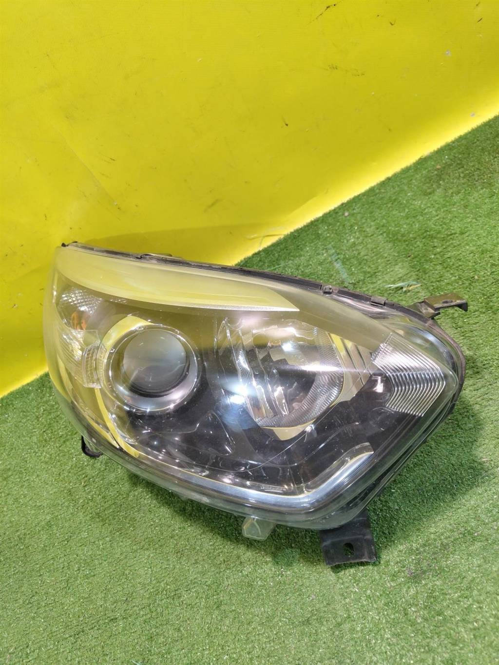 Renault Kaptur 2016  для Фара правая