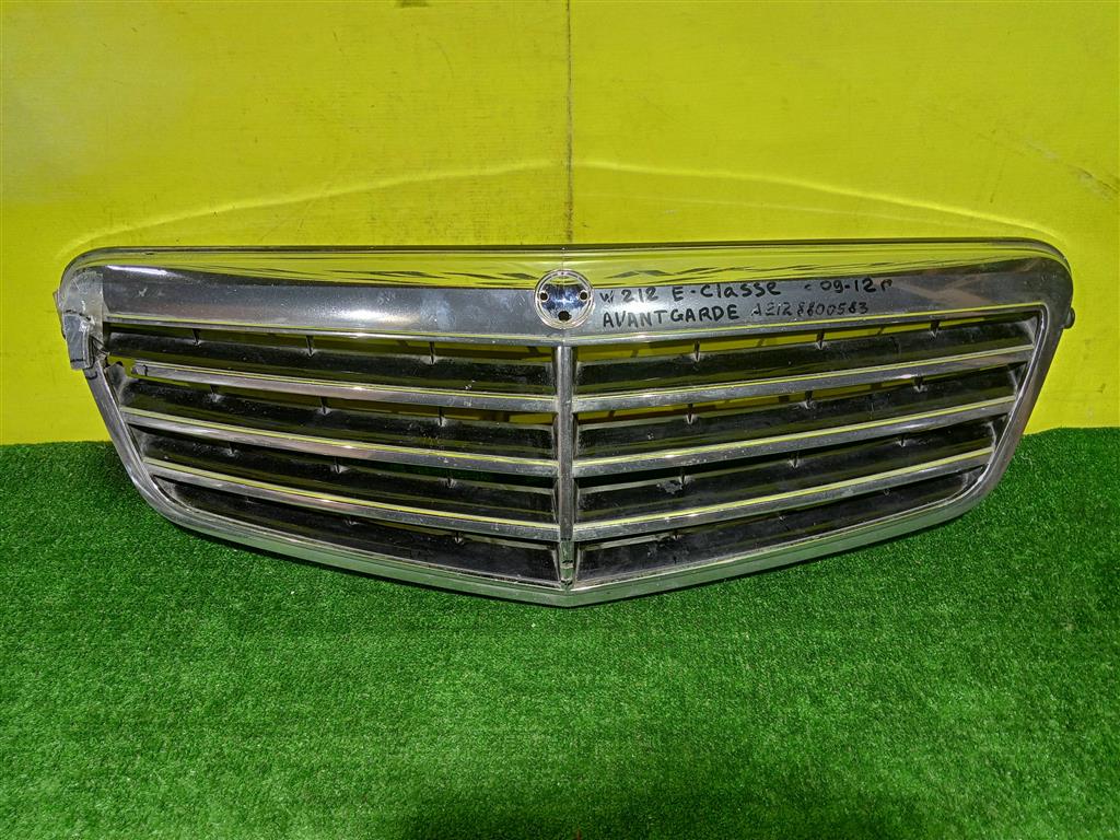 MERСEDES BENZ E-Class (W212) 2009 для Решетка радиатора