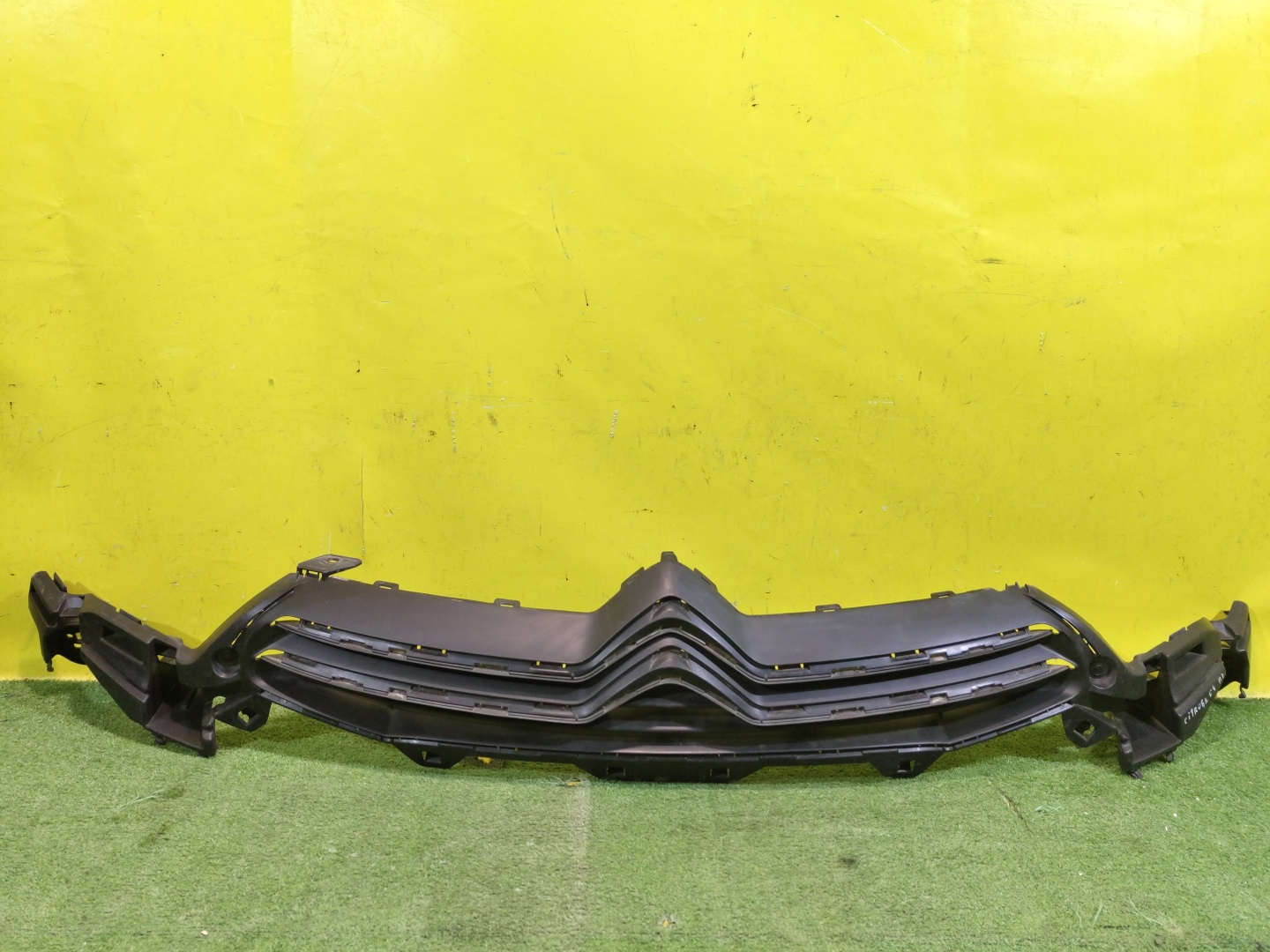 Citroen C4 2010 для Решетка радиатора