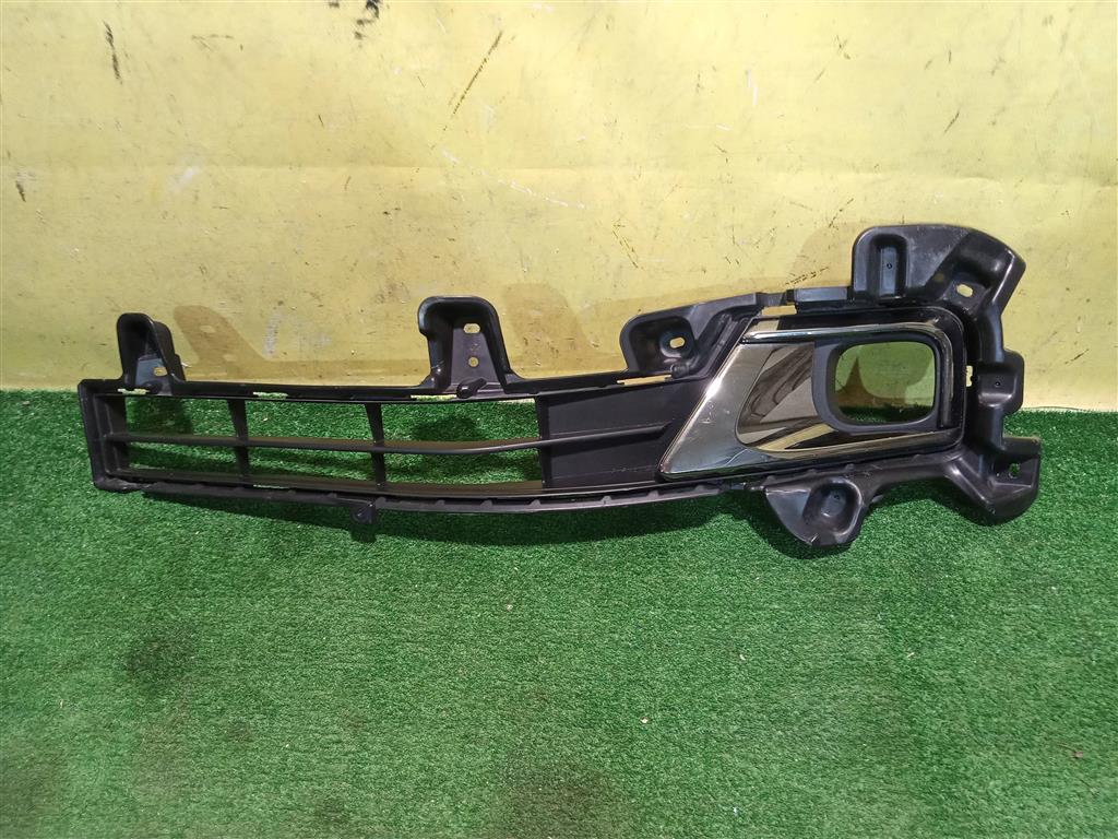 Toyota Land Cruiser (200) 2015> для Решетка в бампер левая