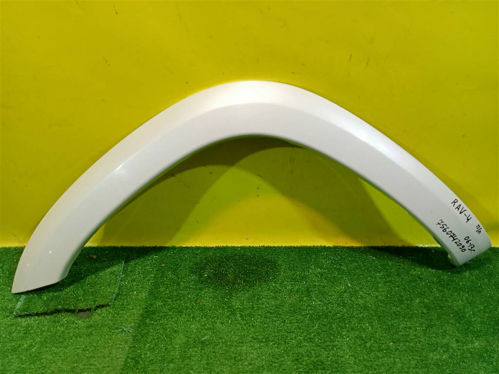 Toyota RAV4 2005 для Арка переднего крыла левого
