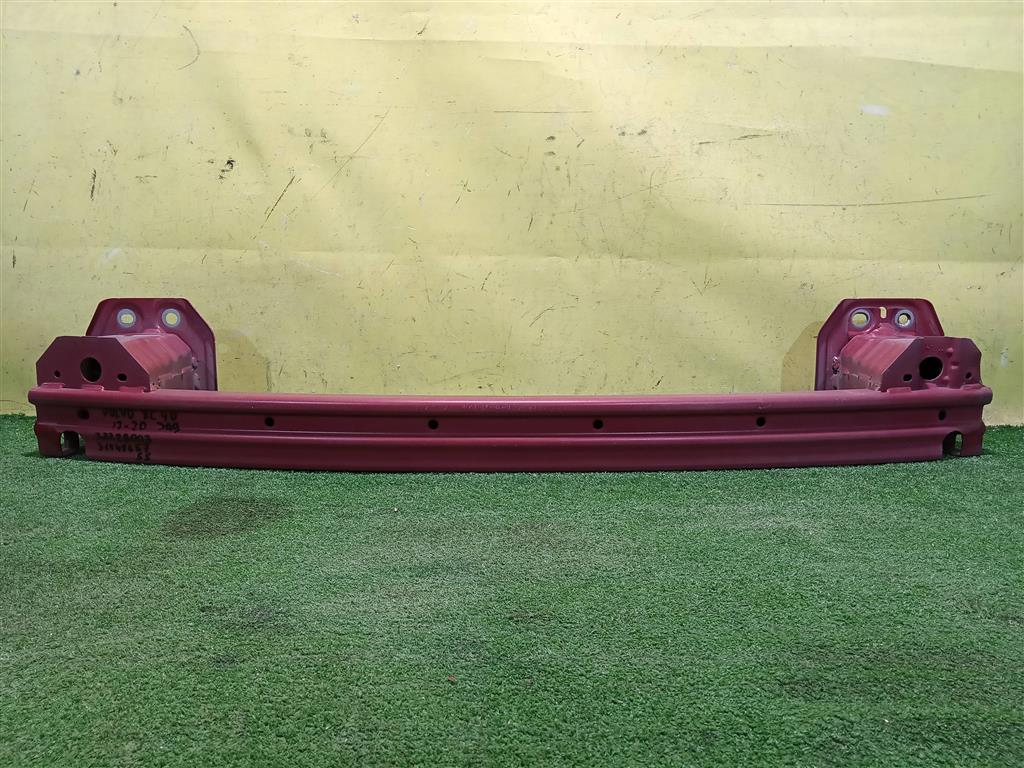 Volvo XC40 2017 для Усилитель заднего бампера