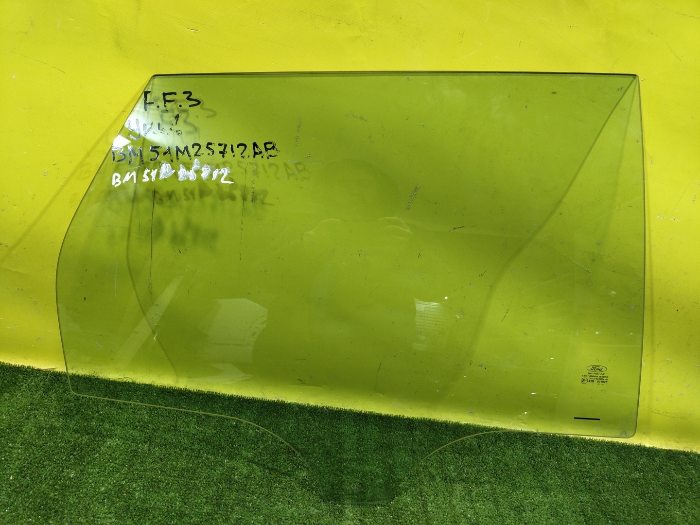 Ford Focus III 2011 для Стекло двери задней правой