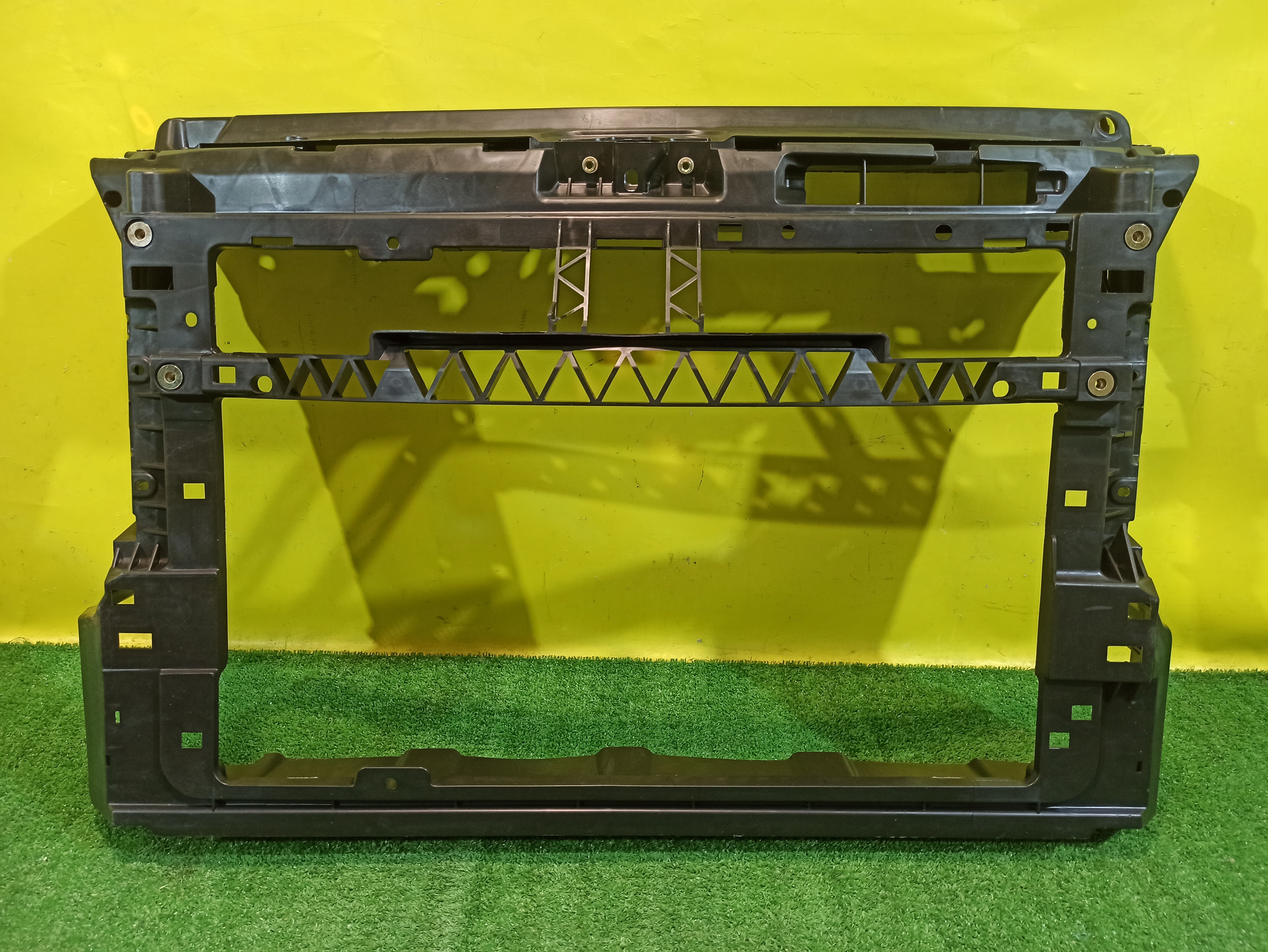 Volkswagen  Polo (Sed RUS) 2011 для Панель передняя