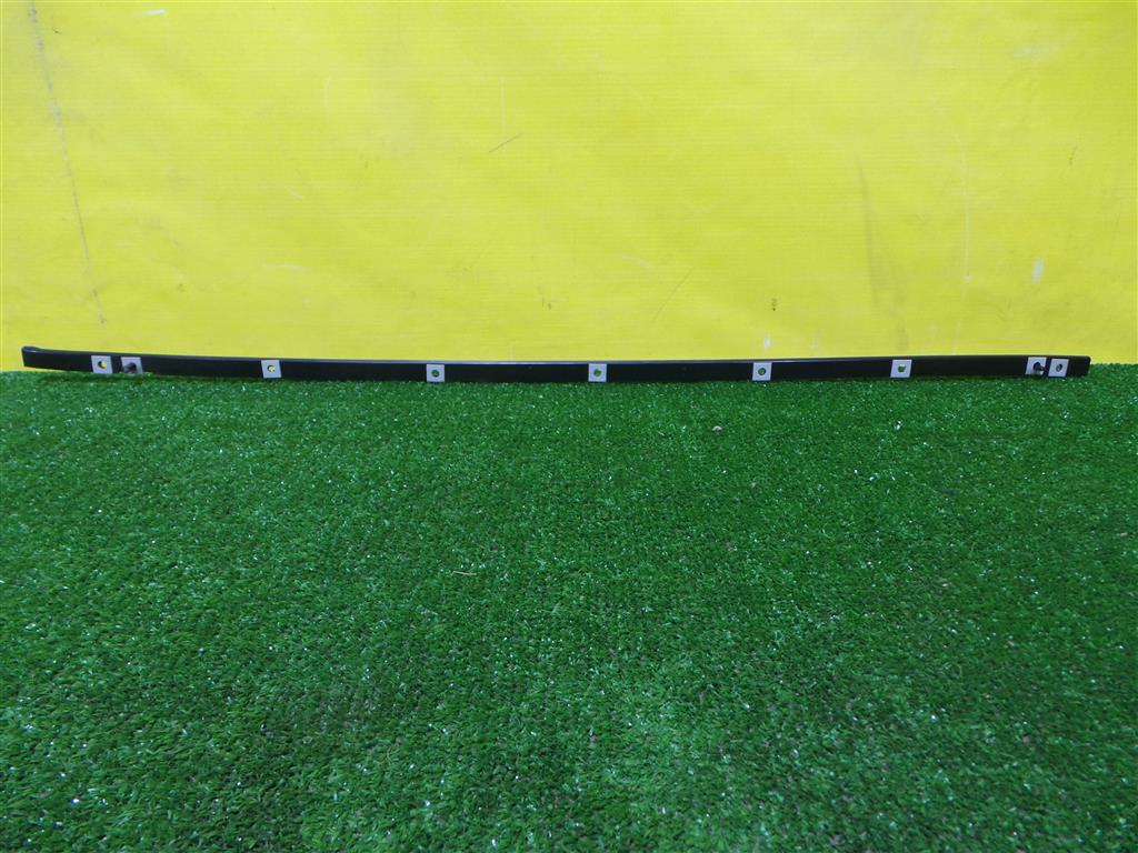 Hyundai Santa Fe (DM) 2012 для Кронштейн молдинга лобового стекла левый