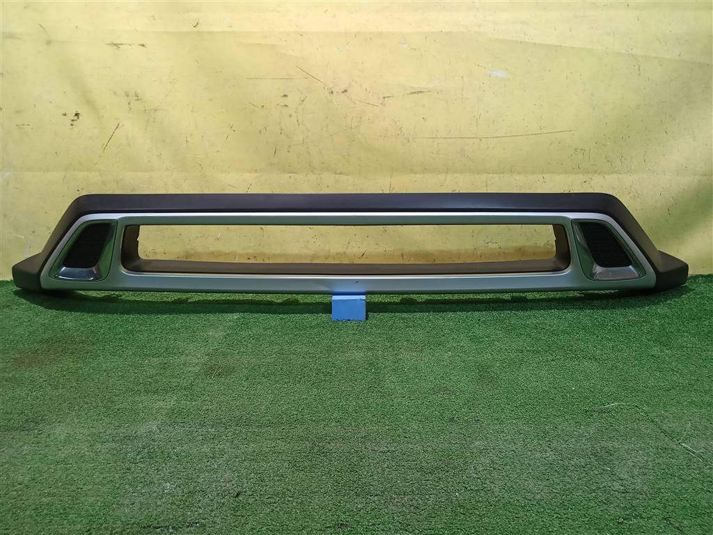 Mitsubishi Outlander (GF) 2018 для Накладка переднего бампера