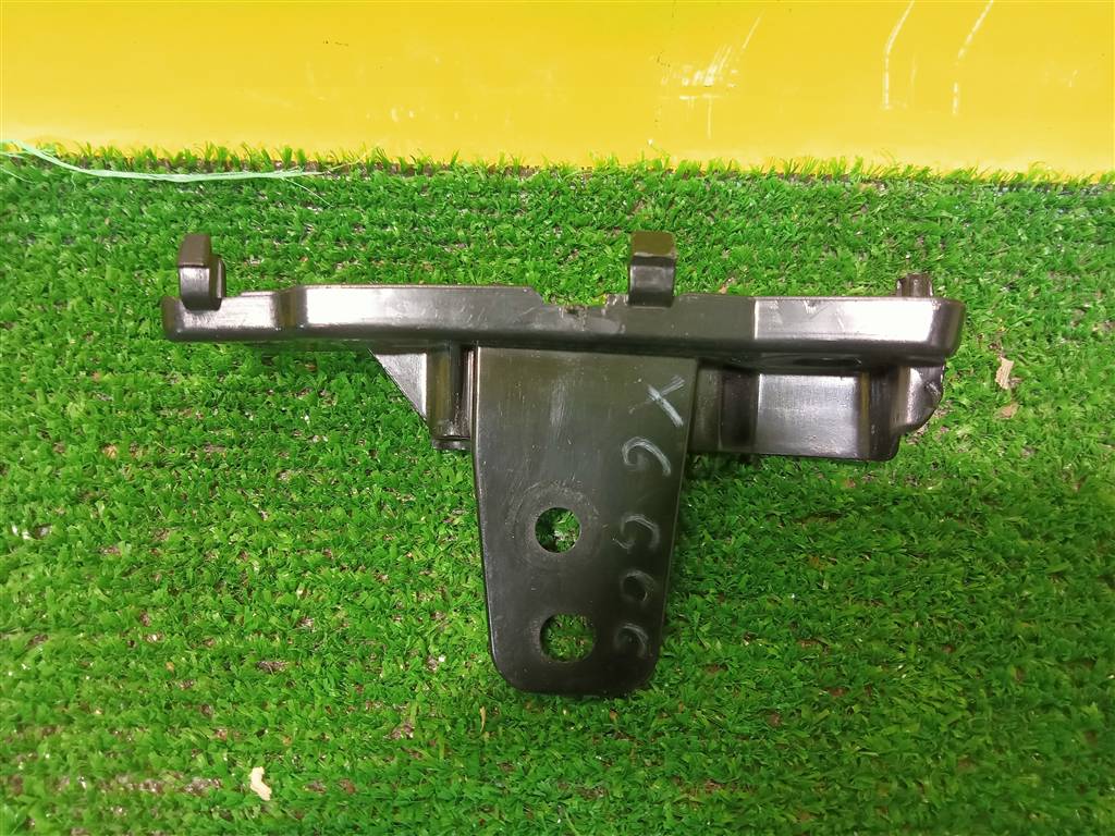 BMW X5 G05 2018 для Кронштейн переднего бампера левый