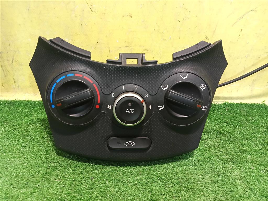 Hyundai Solaris 2010 для Блок управления климатической установкой