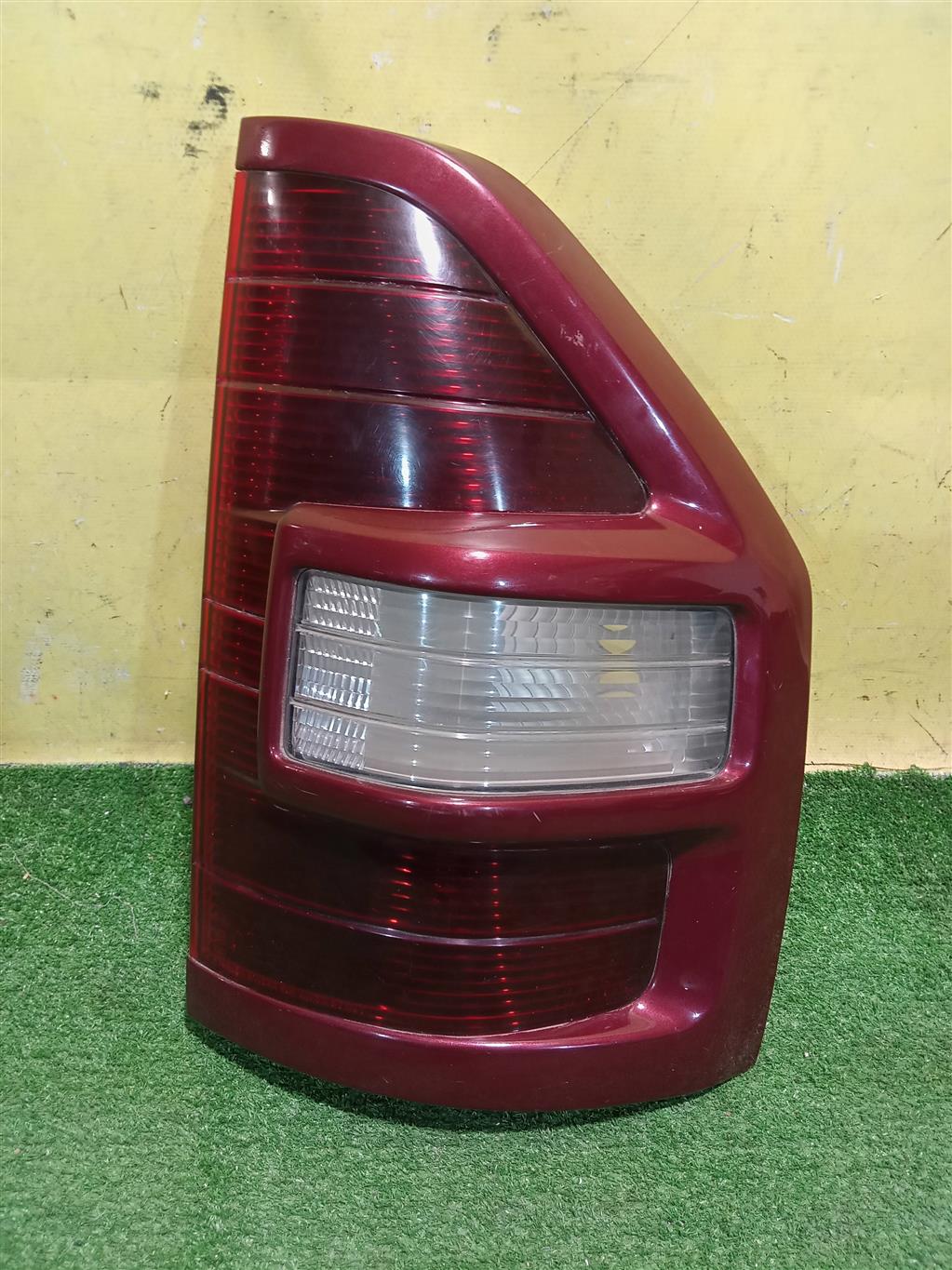 Mitsubishi Pajero /Montero (V60) 2003 для Фонарь задний правый