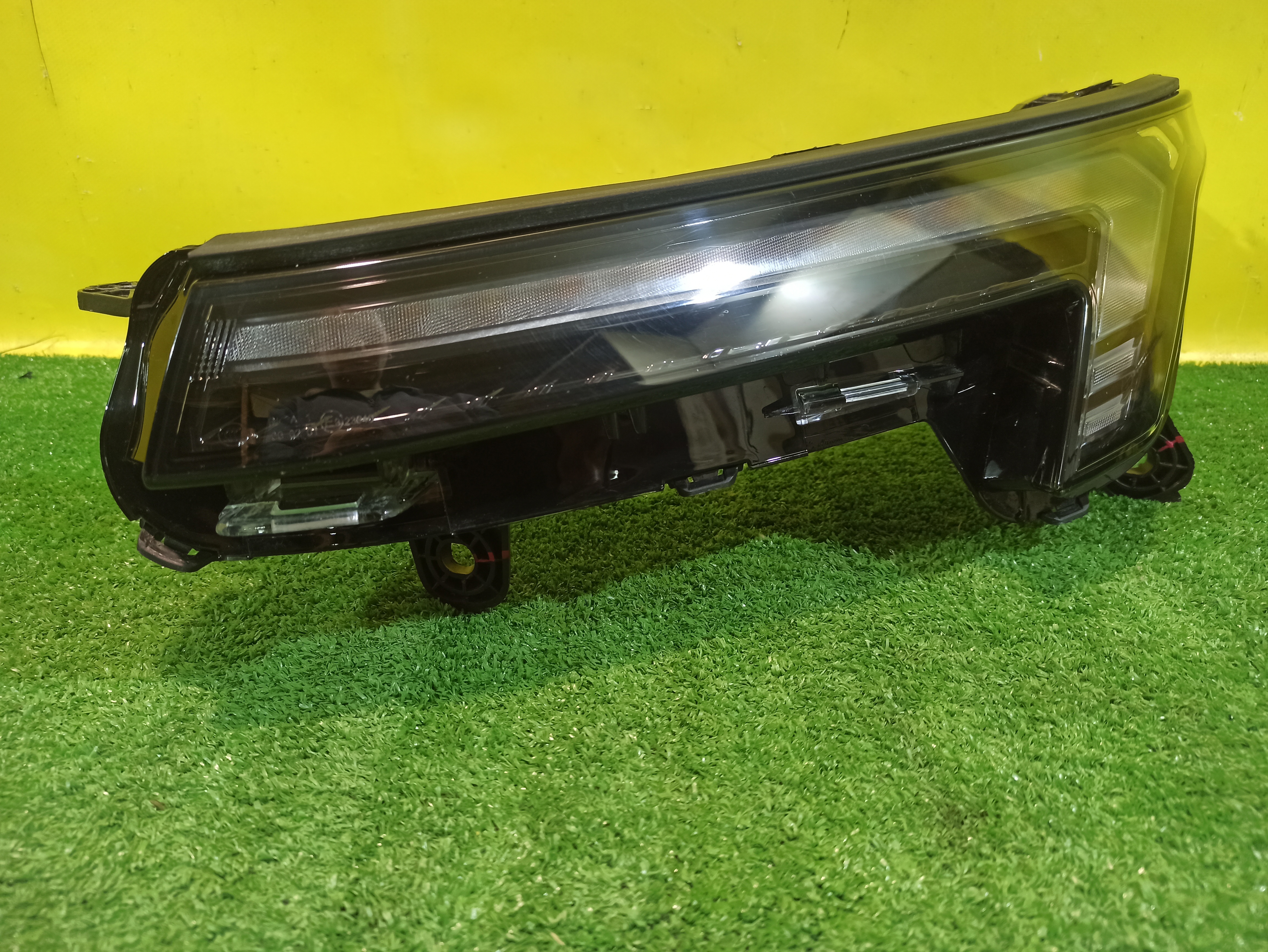 МОСКВИЧ  3 2022 для Фара ДХО LED левый