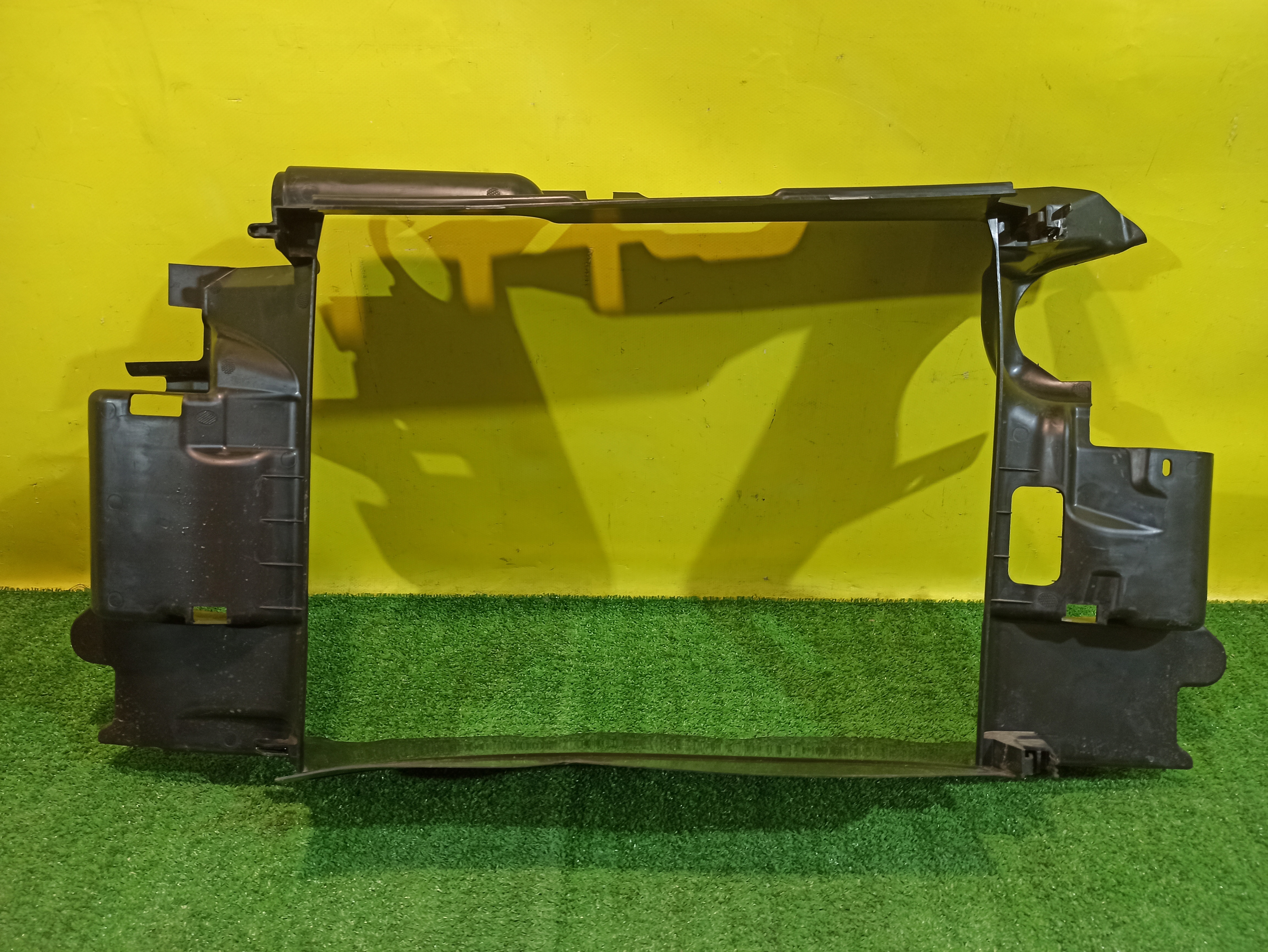 Lada Vesta NG 2022- для Дефлектор радиатора