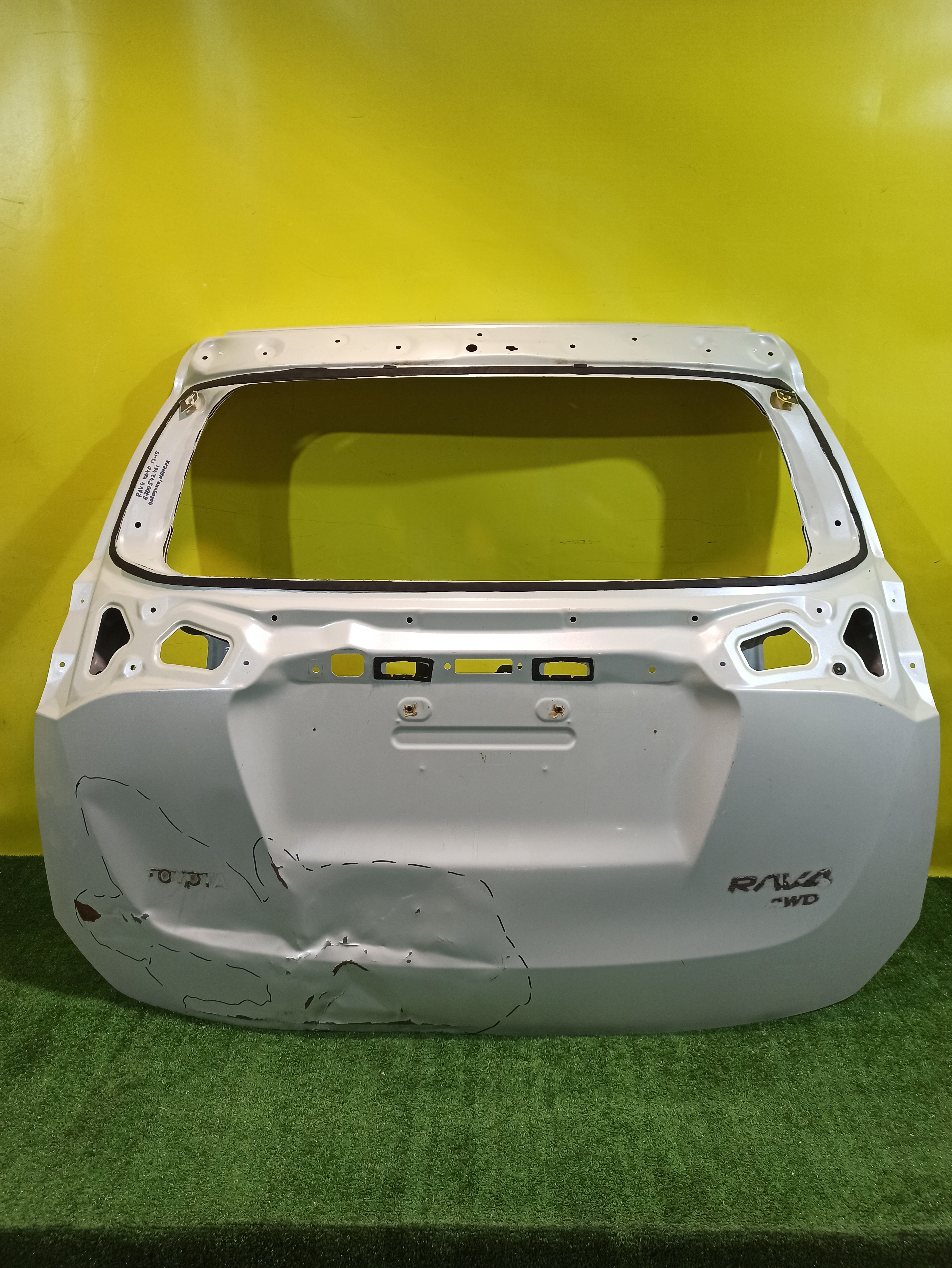 Toyota RAV4 2013 для Дверь багажника