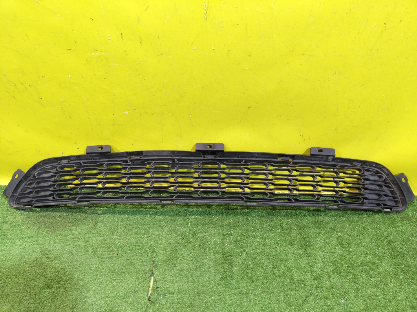 Kia Sorento 2 XM 2012 для Решетка в бампер нижняя