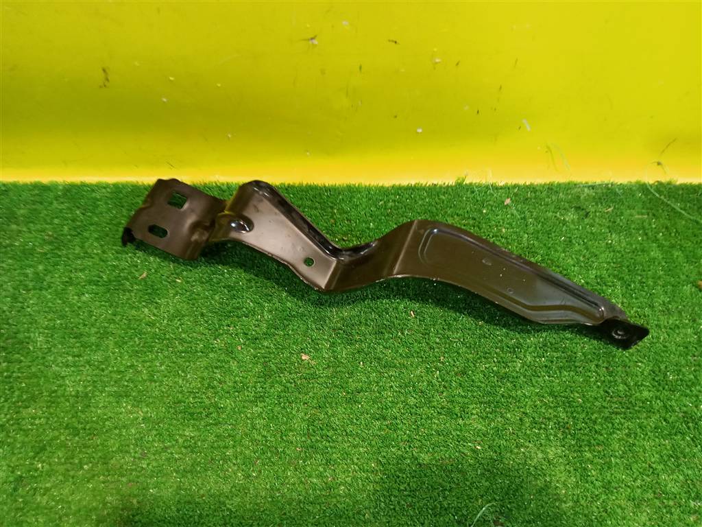 MERСEDES BENZ C-Class (W204) 2007 для Кронштейн фар левый