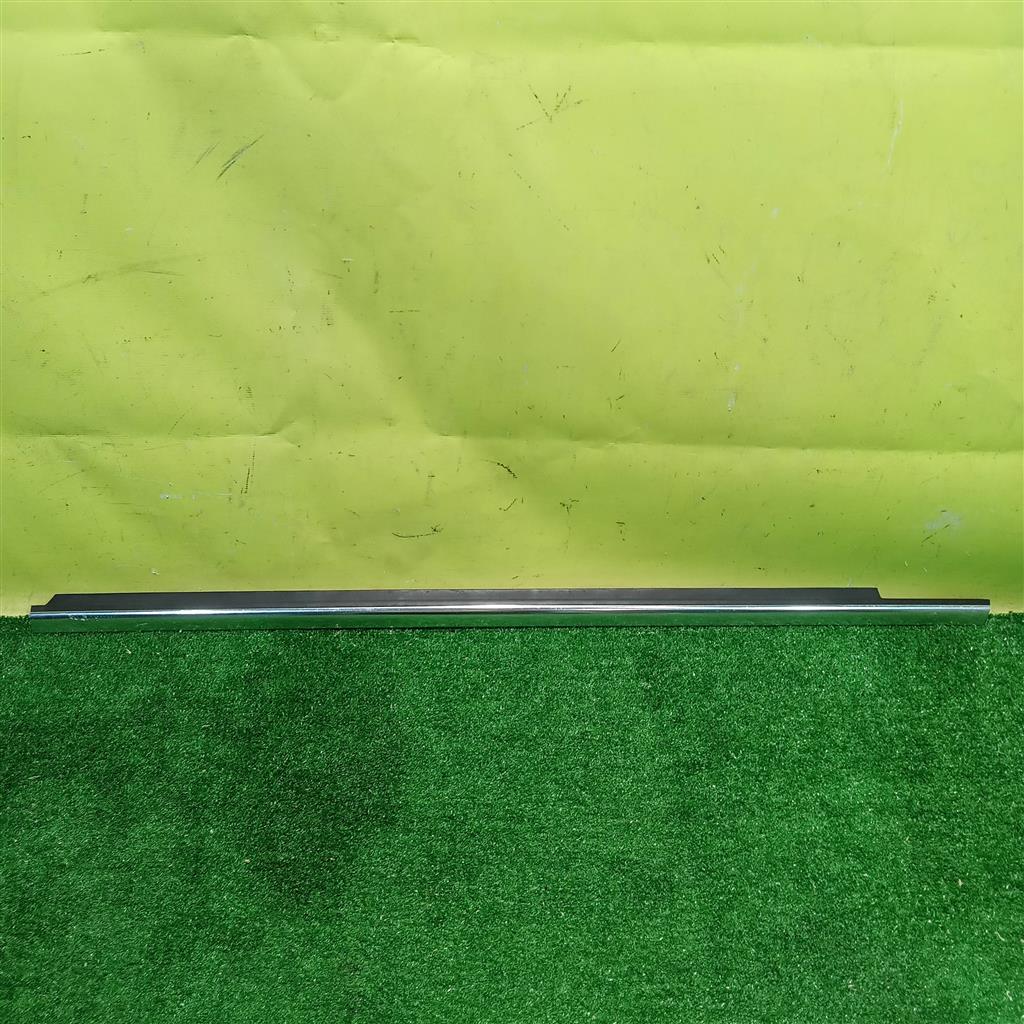 MERСEDES BENZ GLK-Class (X204) 2008 для Накладка стекла переднего левого