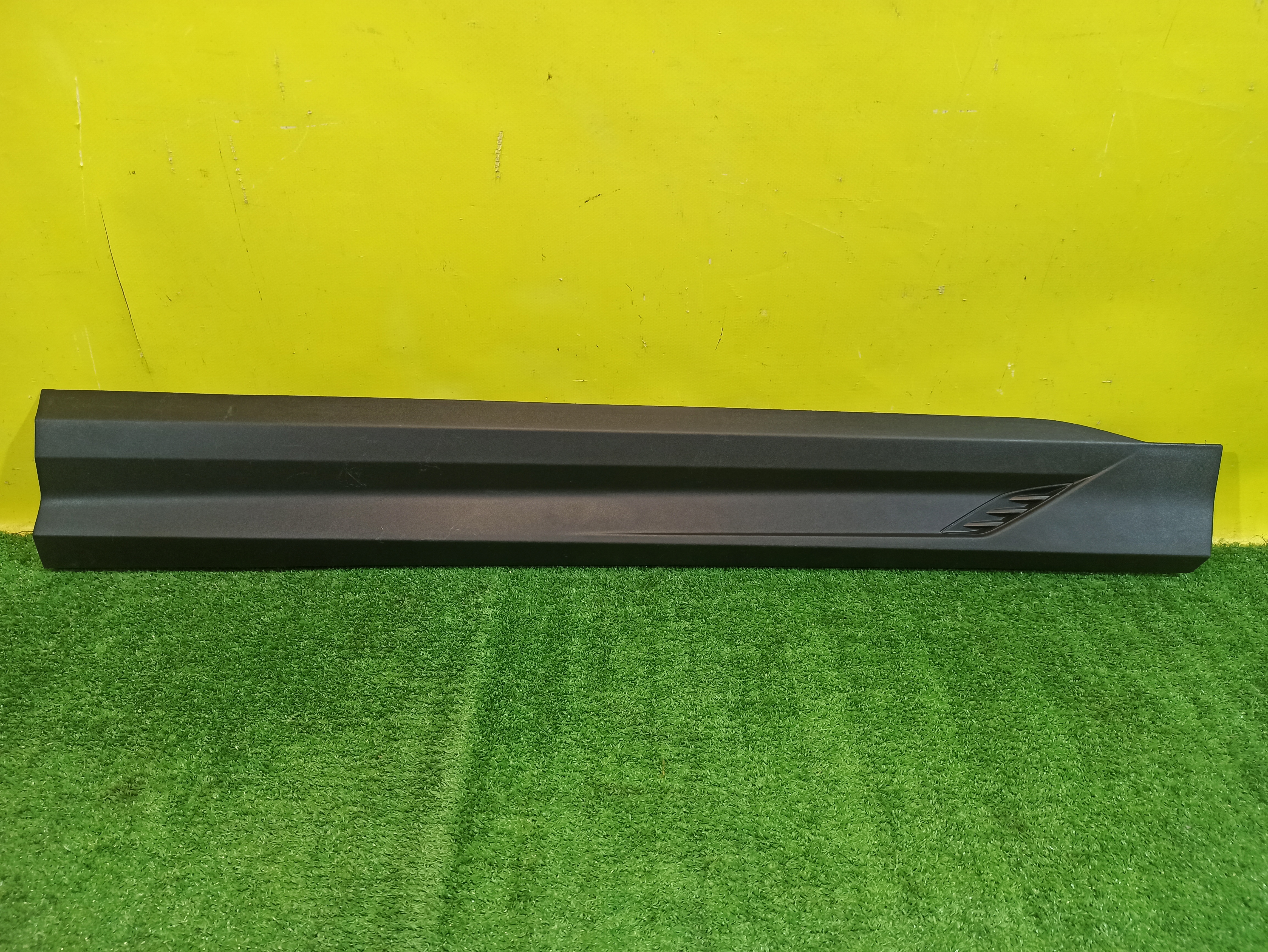 Geely  Coolray SX11 2023 для Накладка двери передней правой