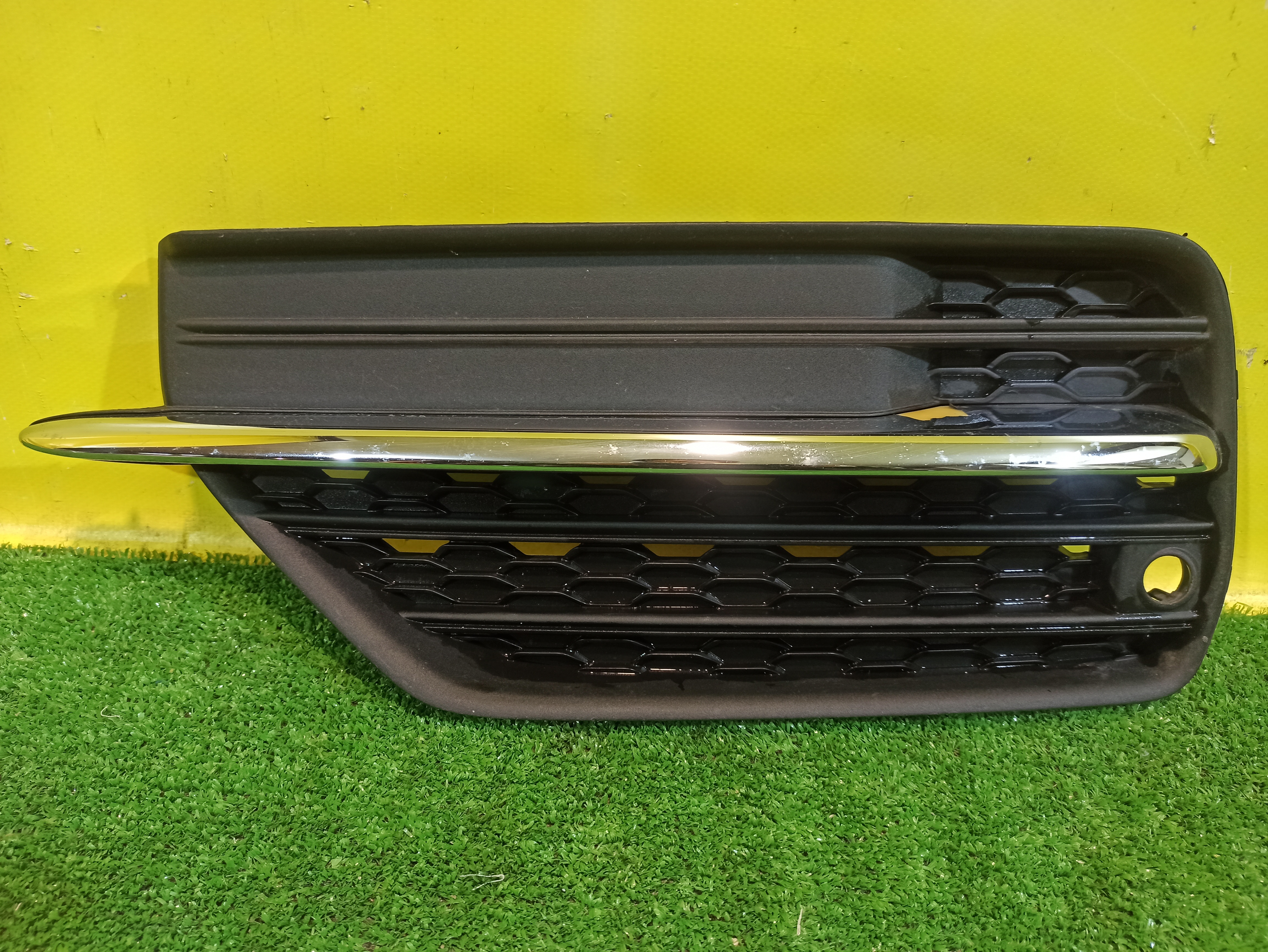 Volvo XC90 2014 для Решетка в бампер левая