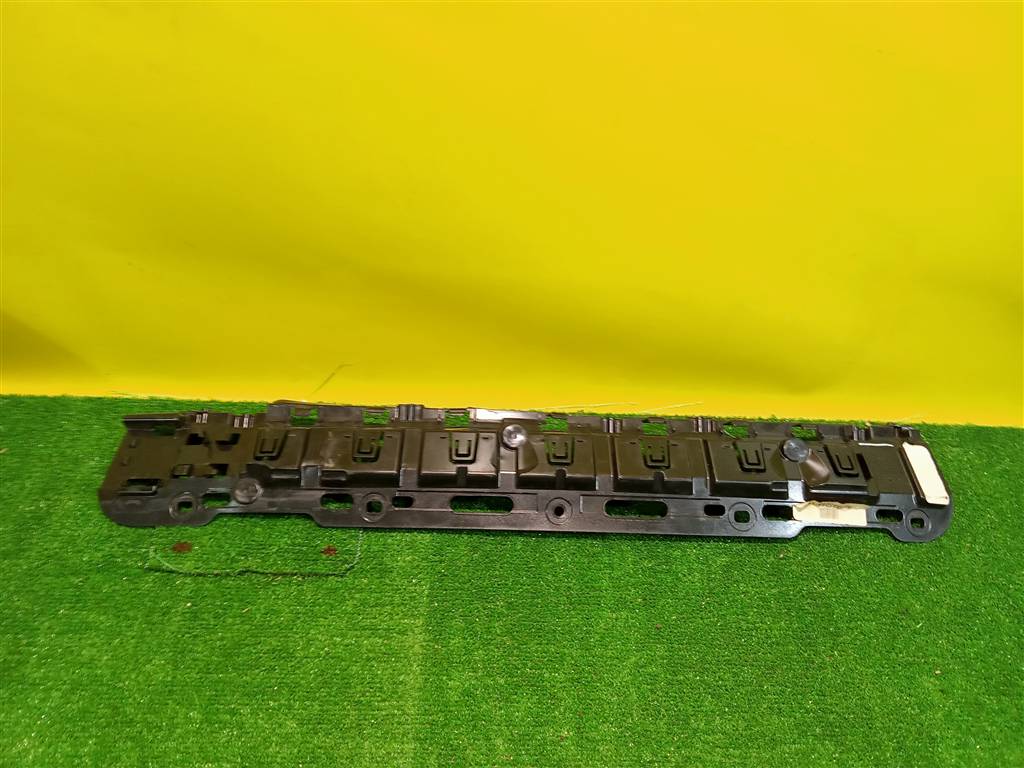 BMW X5 G05 2018 для Кронштейн заднего бампера центральный