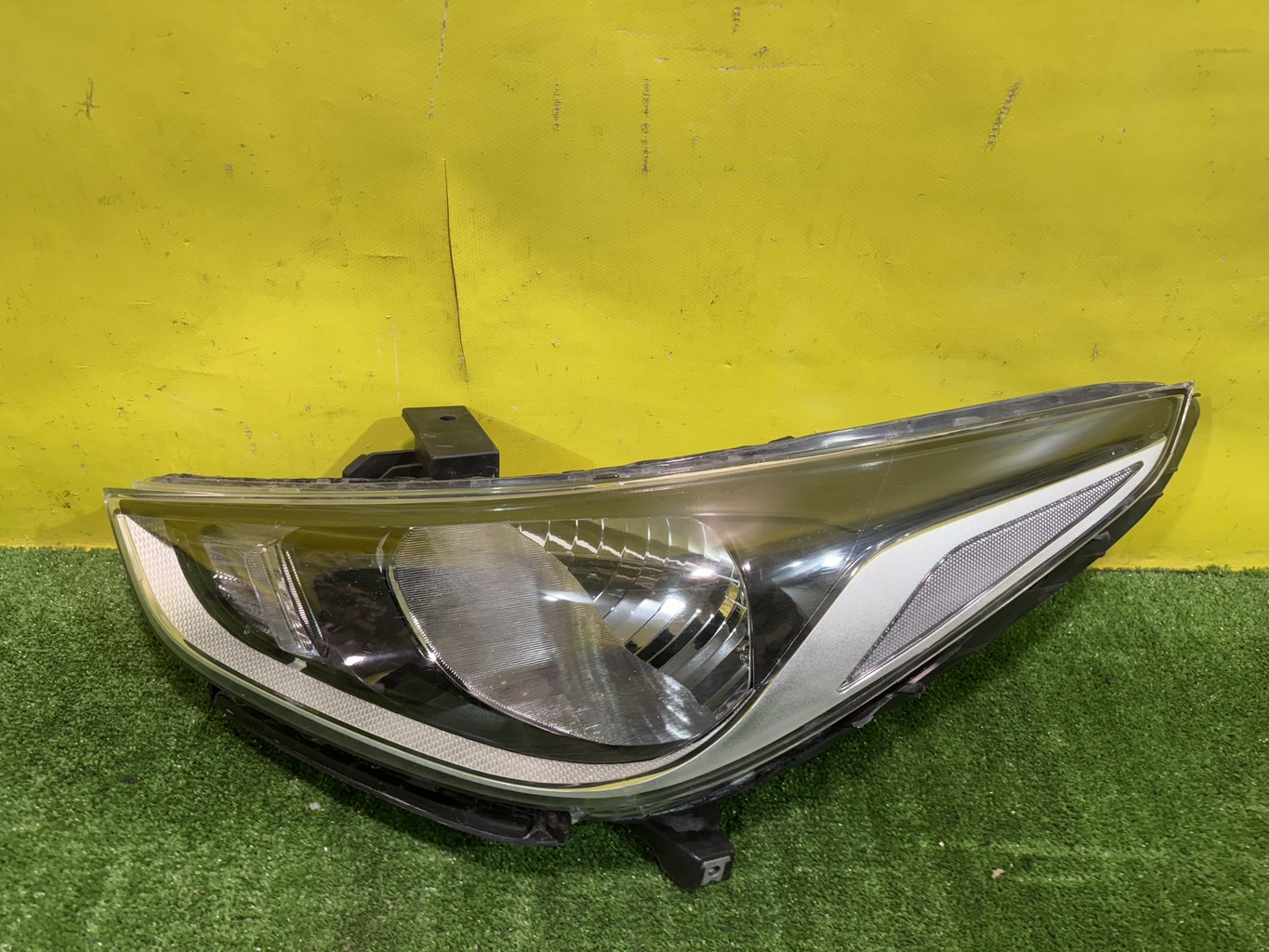 Hyundai Solaris 2017 для Фара левая