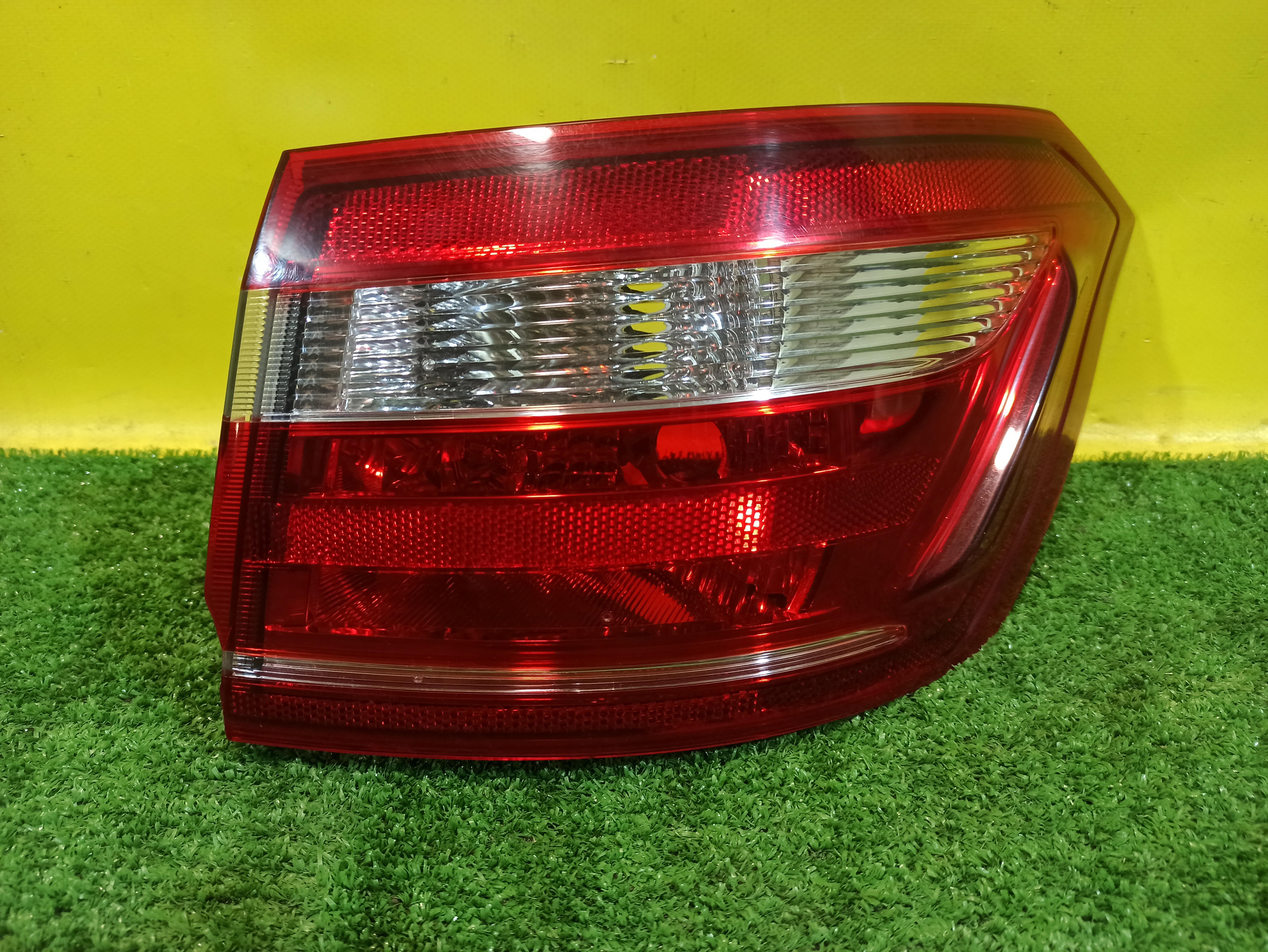 Lada Vesta 2015- для Фонарь задний наружный правый