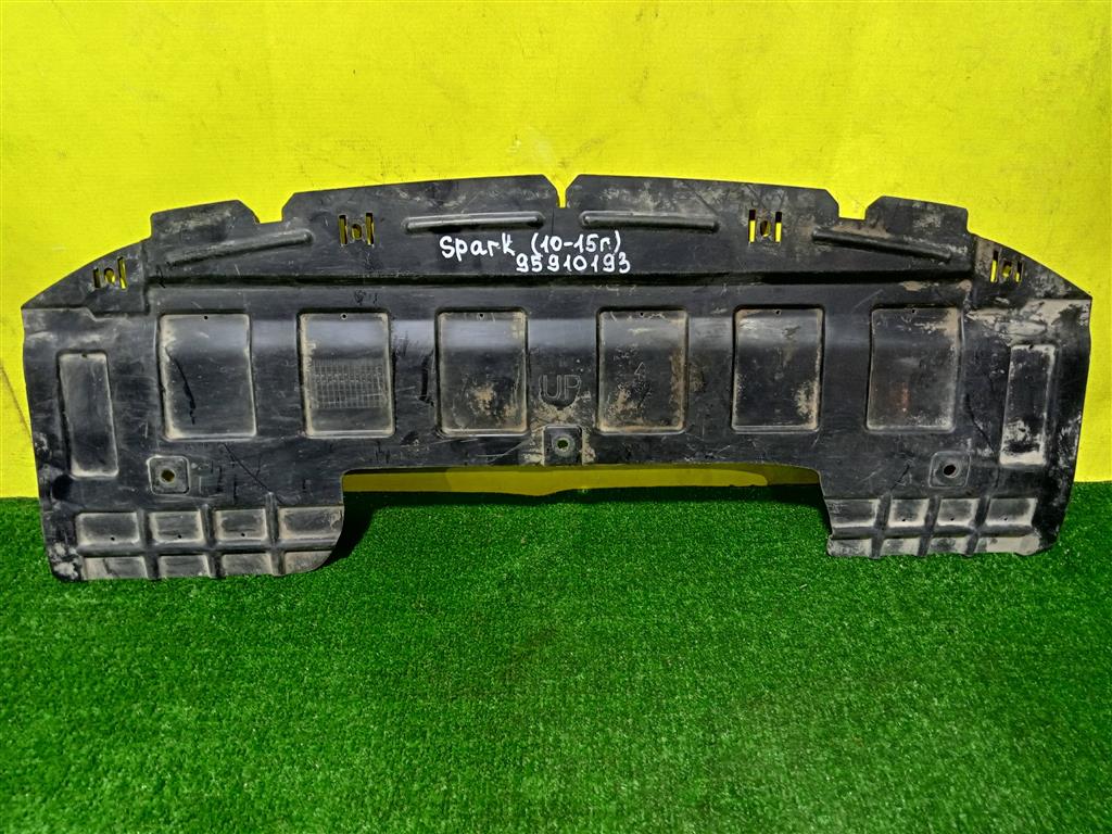 Chevrolet Spark 2010 для Пыльник двигателя