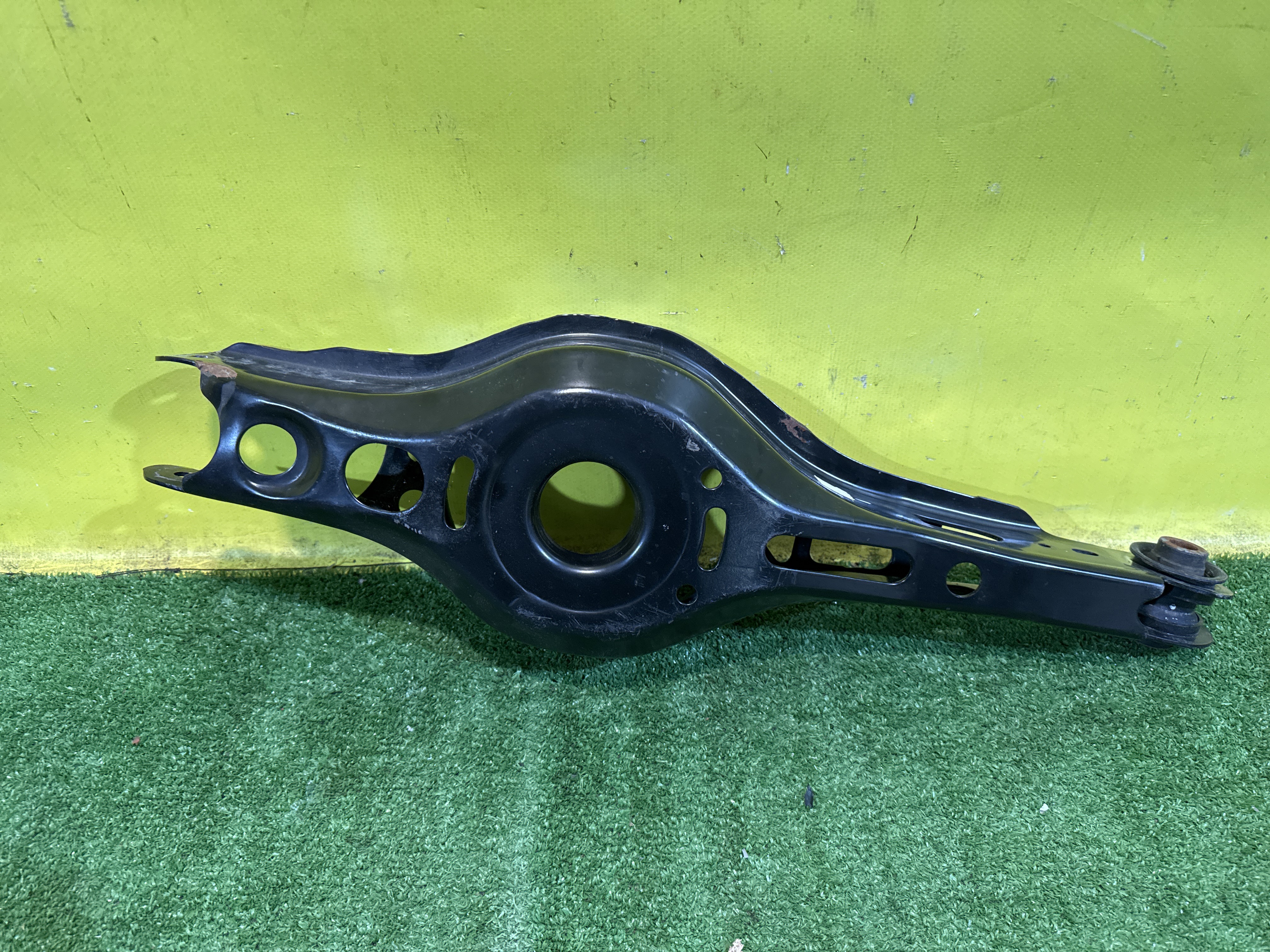 Toyota Camry V70 2017 для Рычаг задний нижний левый