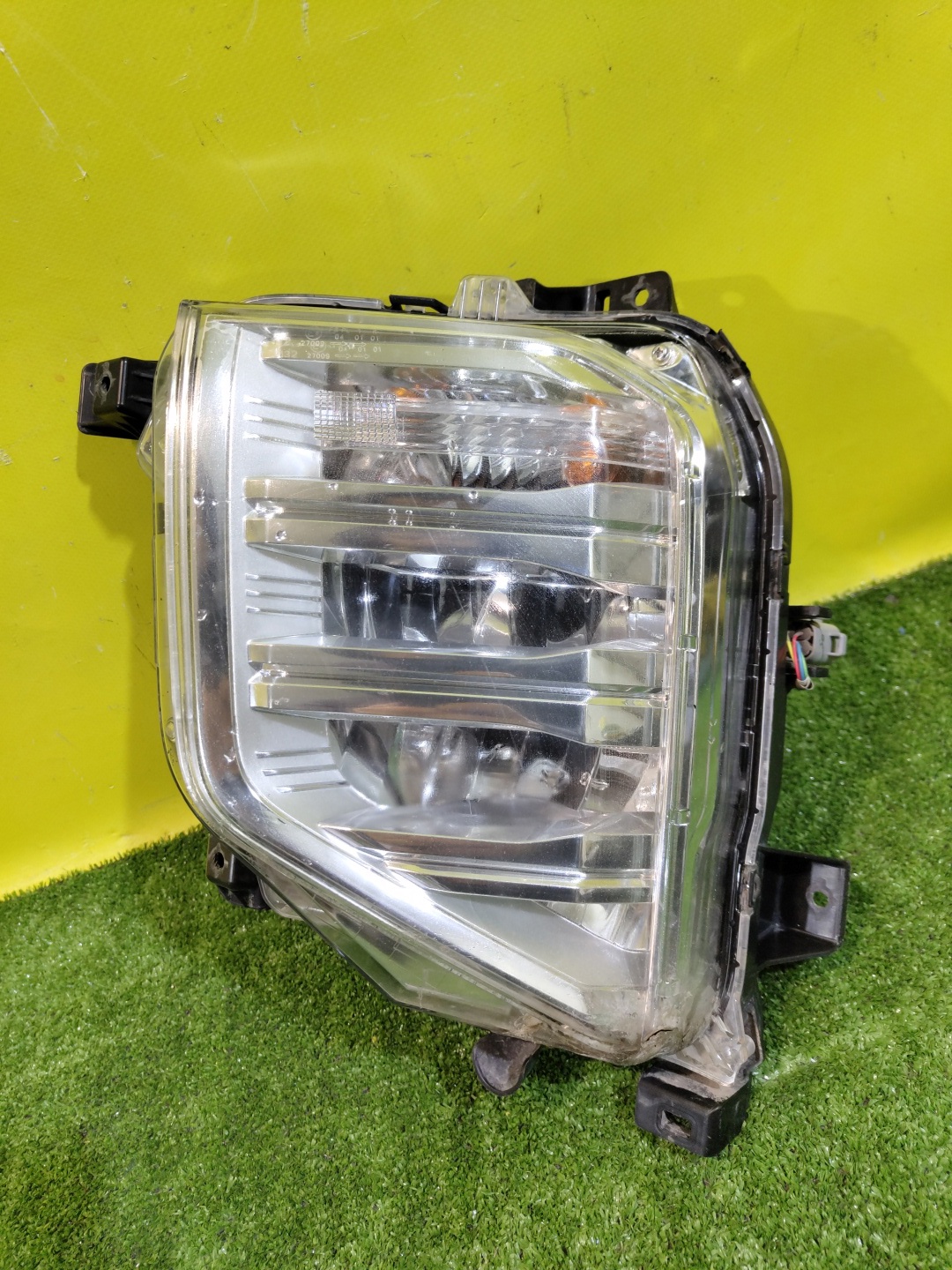 Mitsubishi Pajero/Montero Sport (KS) 2019 для Фара ДХО LED левый