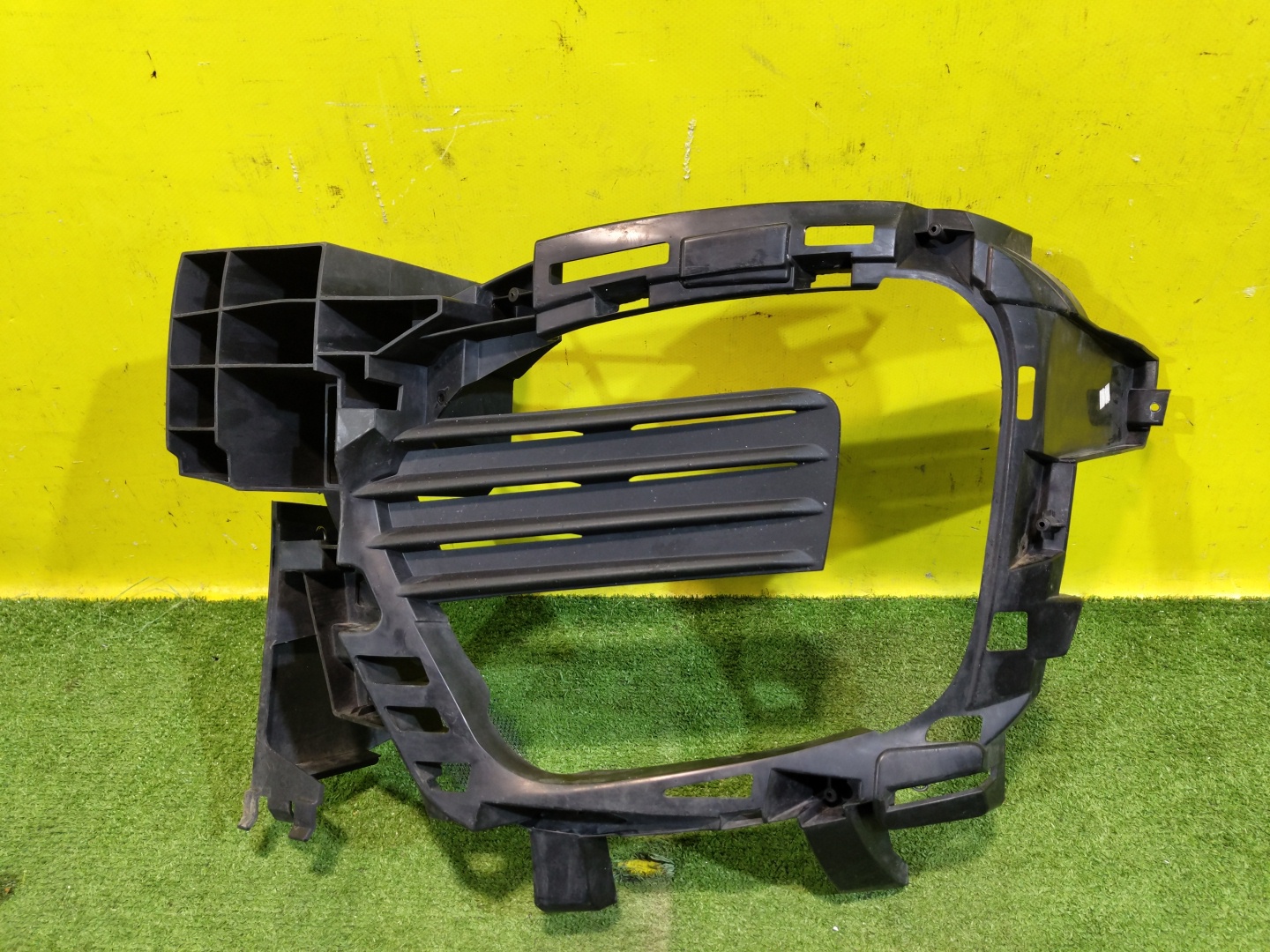 Renault Kaptur 2016  для Кронштейн фары противотуманной левой