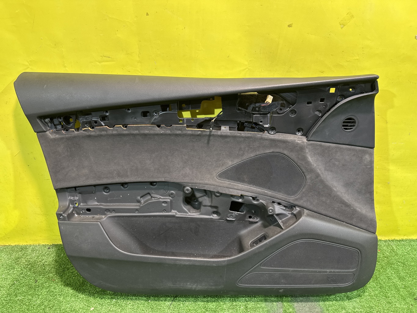 Audi A8 4H (D4) 2009  для Обшивка двери передней левой