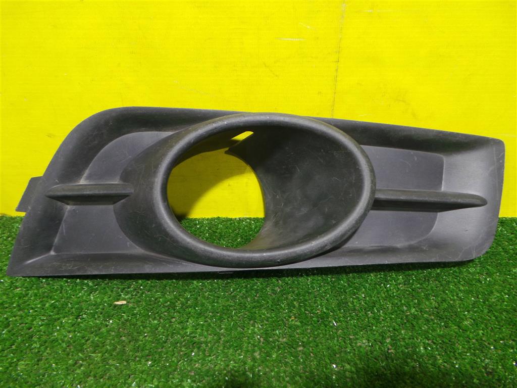 Chevrolet Cruze 2009 для Решетка в бампер правая